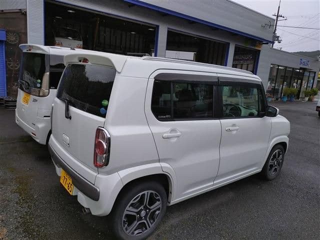 Car thumbnail 3