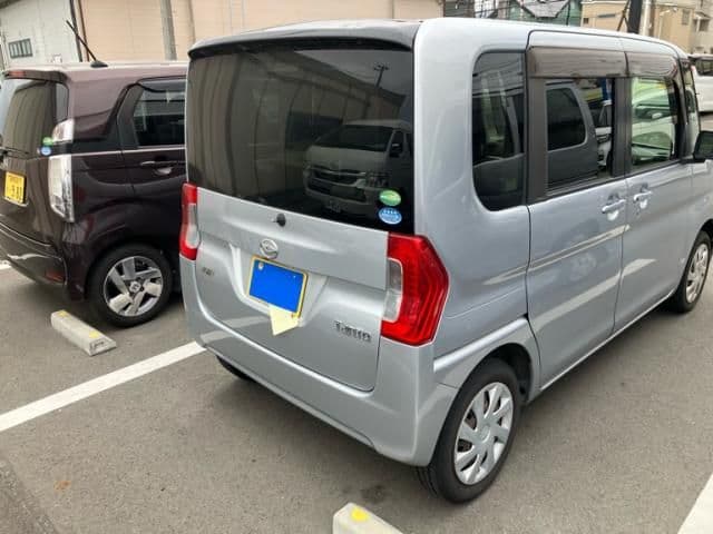 Car thumbnail 4