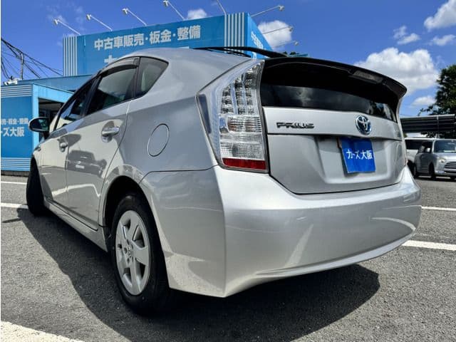 Car thumbnail 3