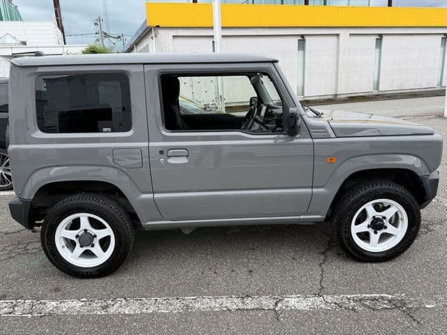 Car thumbnail 4