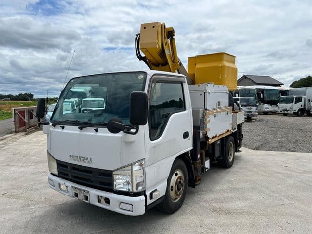 ISUZU