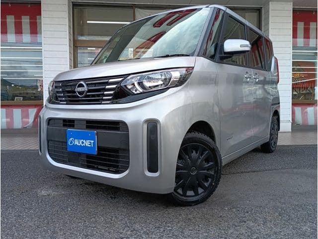 NISSAN