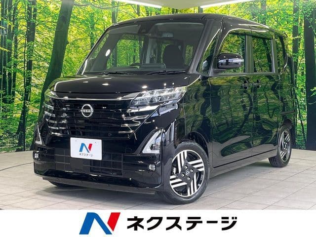 NISSAN