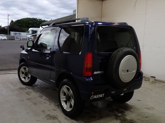 Car thumbnail 3