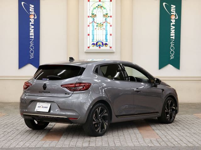 Car thumbnail 3