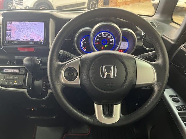 Car thumbnail 4