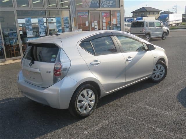 Car thumbnail 4