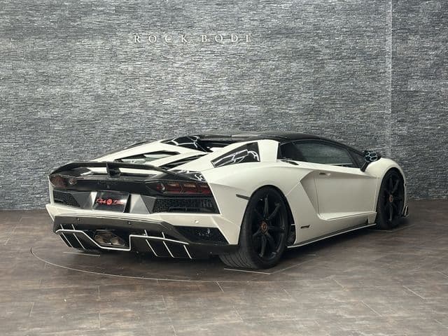 Car thumbnail 3