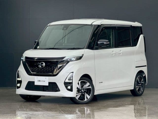 NISSAN