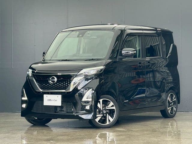 NISSAN
