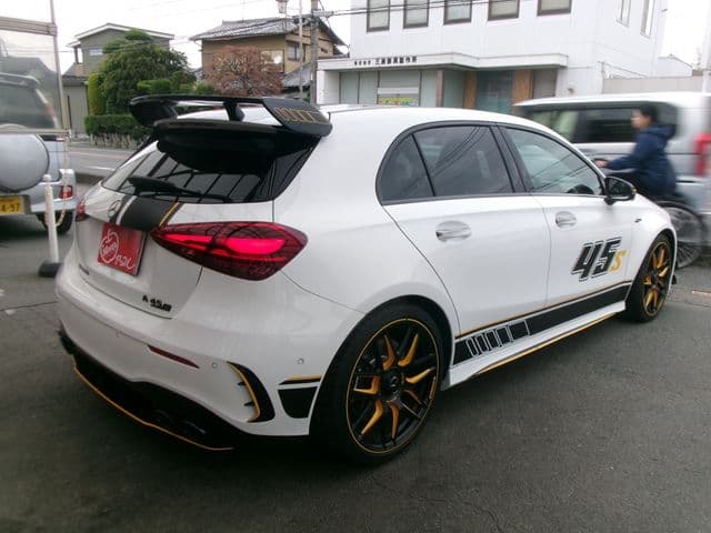 Car thumbnail 3