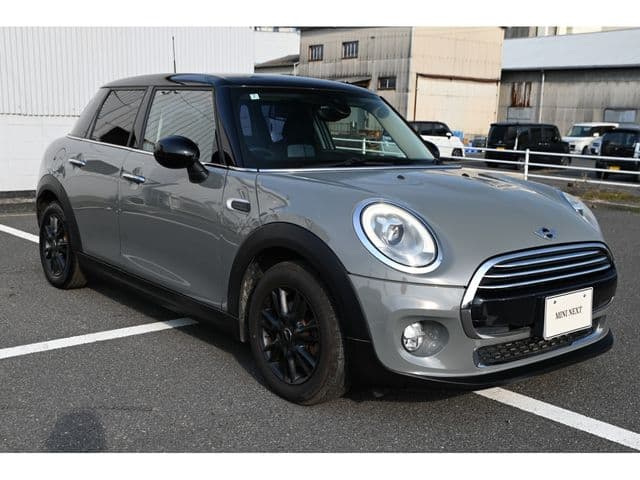 Car thumbnail 3
