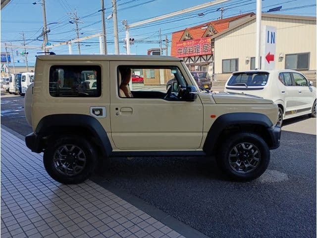 Car thumbnail 4