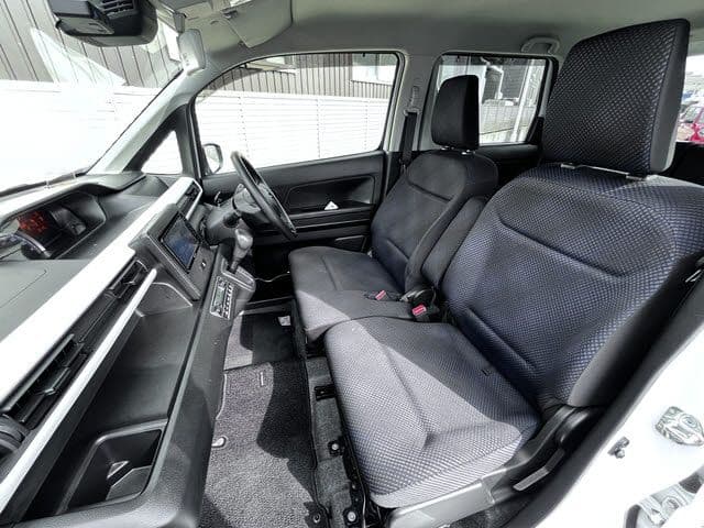 Car thumbnail 4