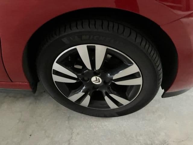 Car thumbnail 3