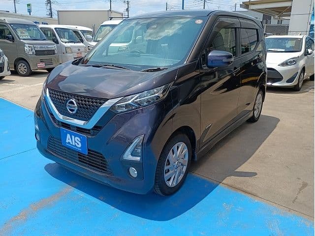 NISSAN