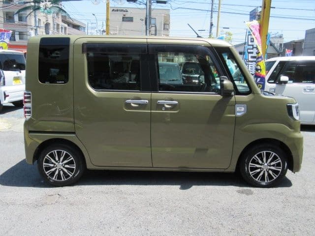 Car thumbnail 4