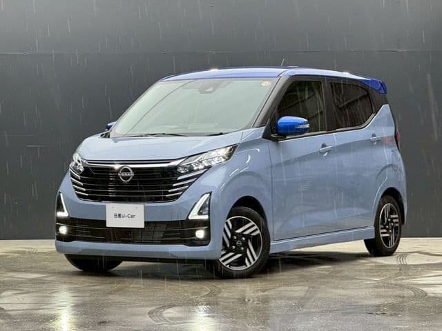 NISSAN