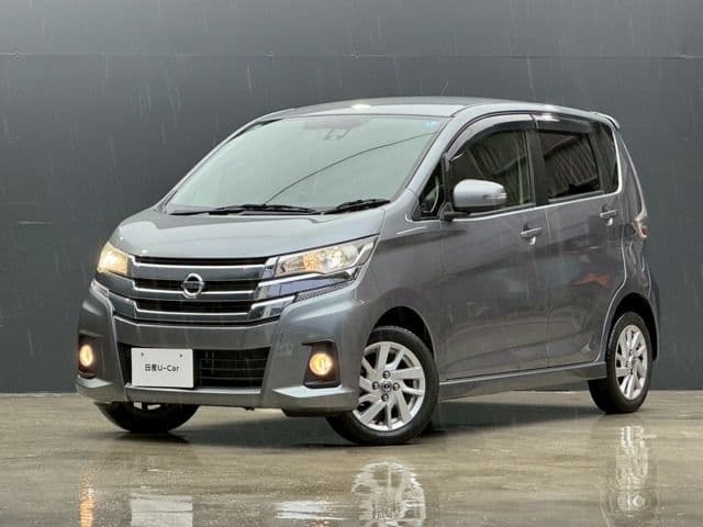 NISSAN