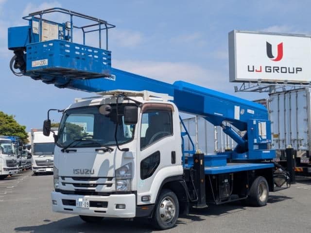 ISUZU
