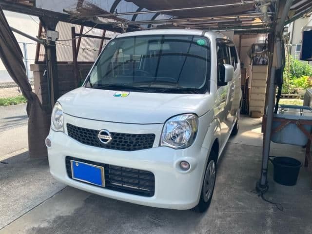 NISSAN