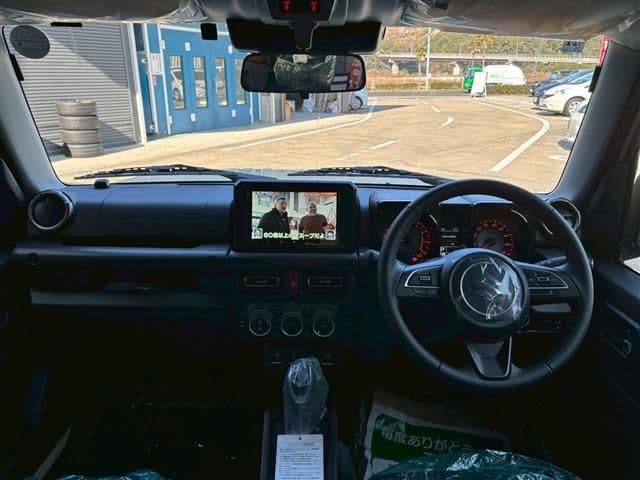 Car thumbnail 3