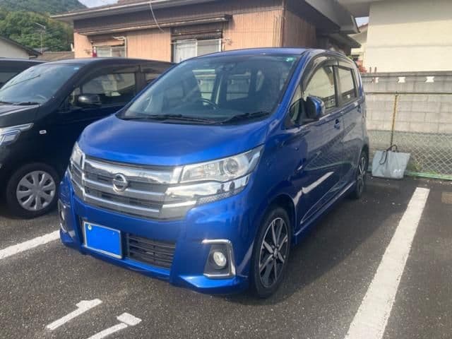NISSAN