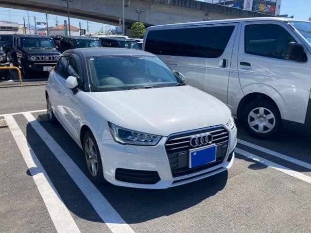 Car image 1