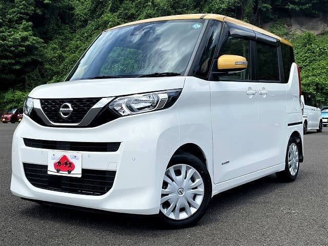 NISSAN