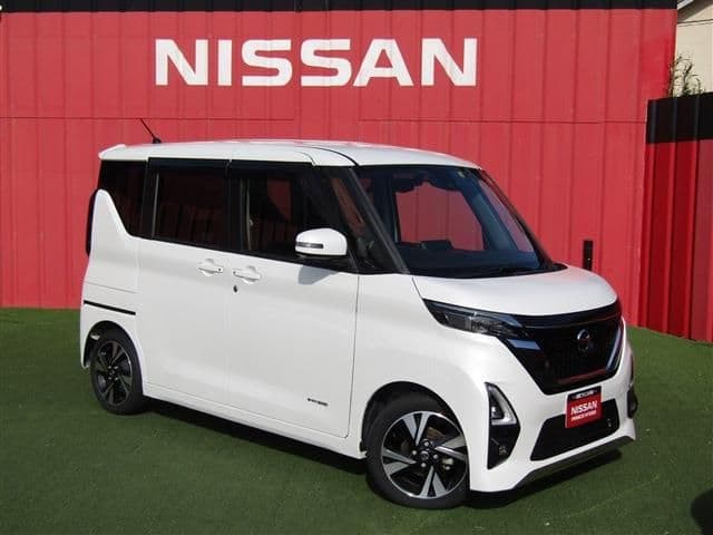 NISSAN