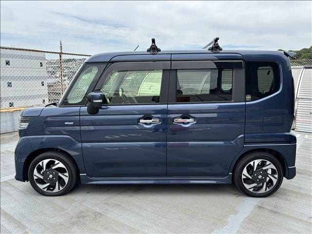 Car thumbnail 3