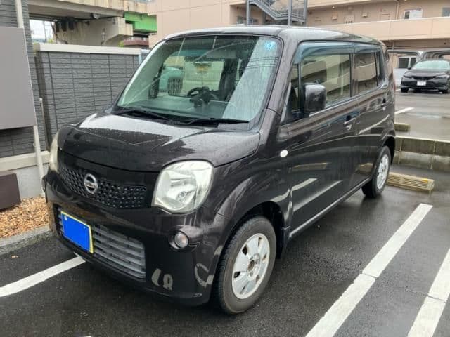 NISSAN
