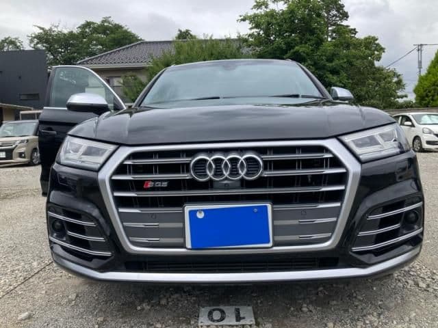 Car image 1