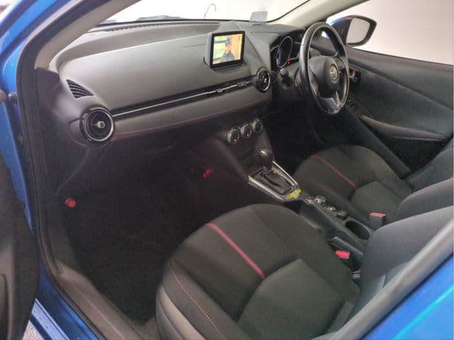 Car thumbnail 3