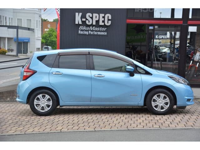 Car thumbnail 4