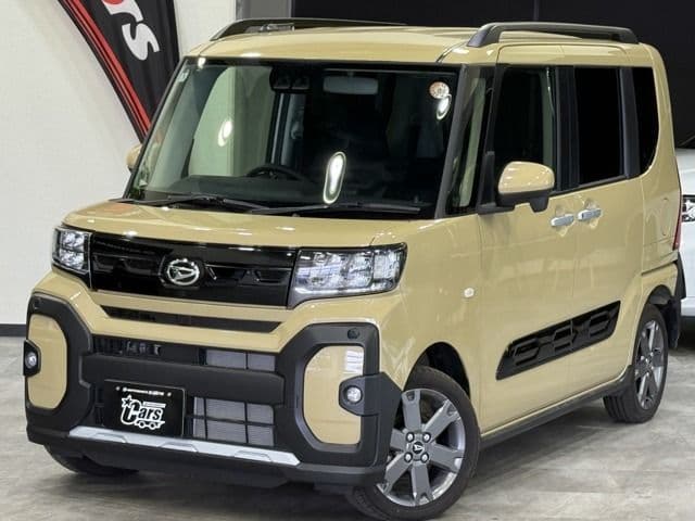 DAIHATSU TANTO FAN CROSS 4WD