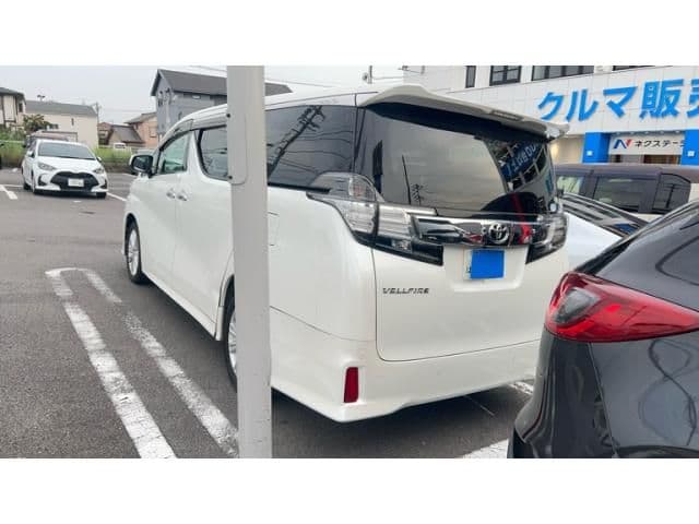 Car thumbnail 3