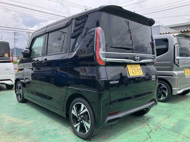 NISSAN
