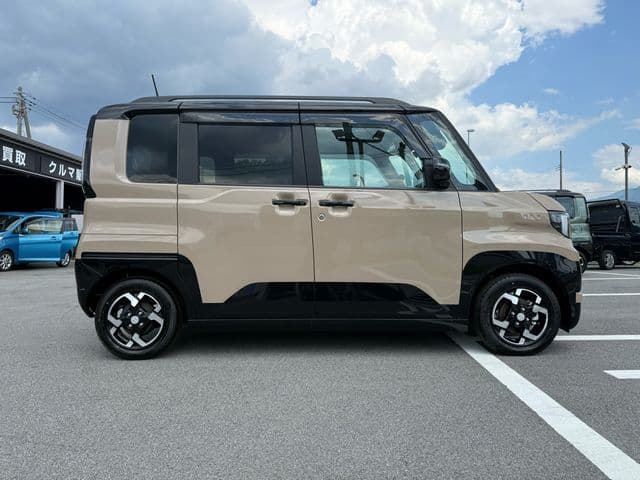 Car thumbnail 4