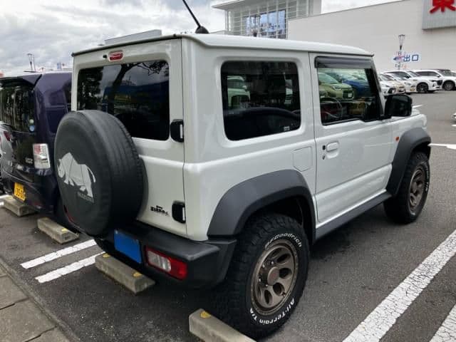 Car thumbnail 3