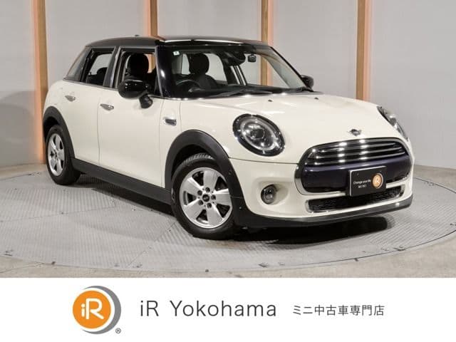 Car image 1