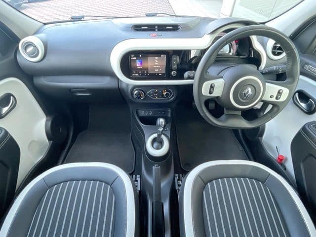 Car thumbnail 2