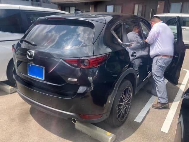 Car thumbnail 4