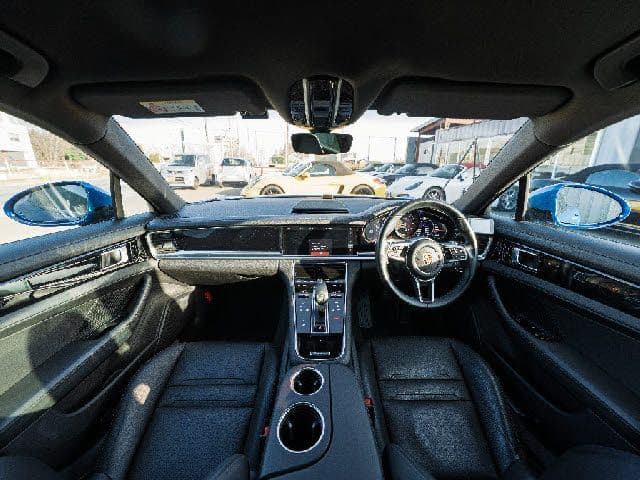 Car thumbnail 3