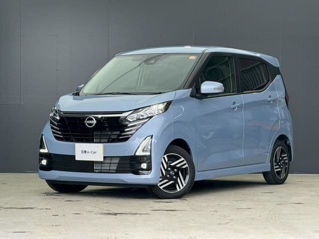 NISSAN