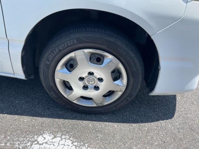 Car thumbnail 4