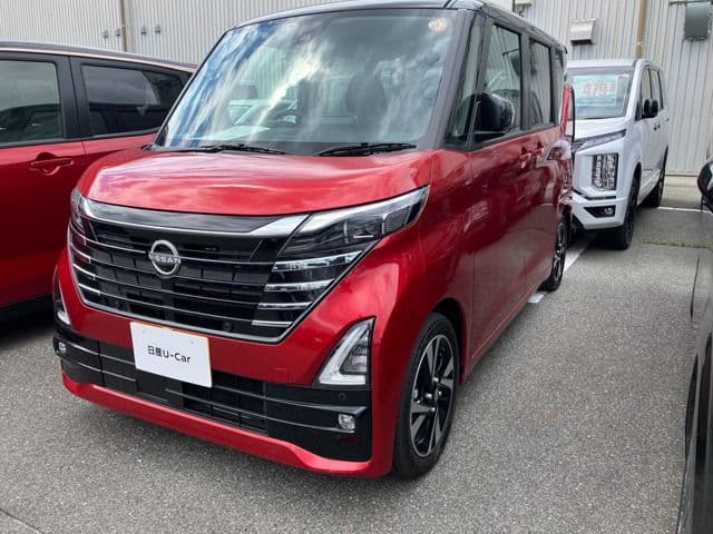 NISSAN