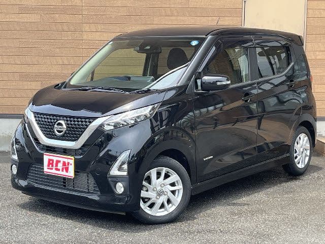 NISSAN