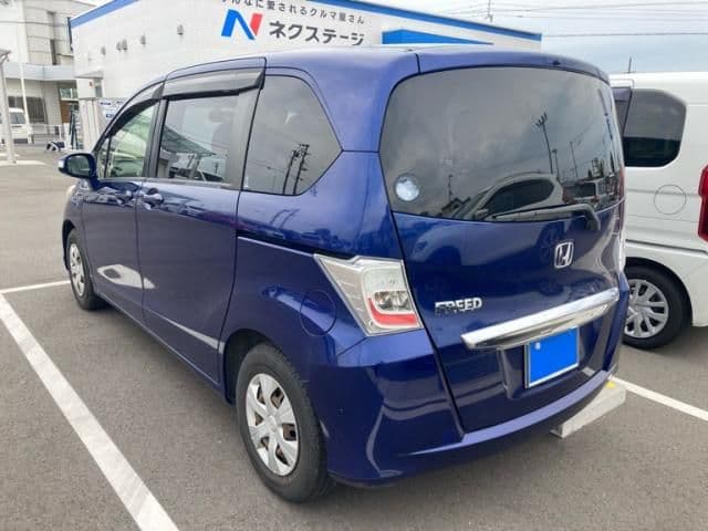 Car thumbnail 4