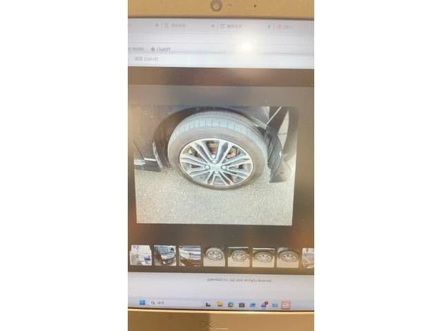 Car thumbnail 4